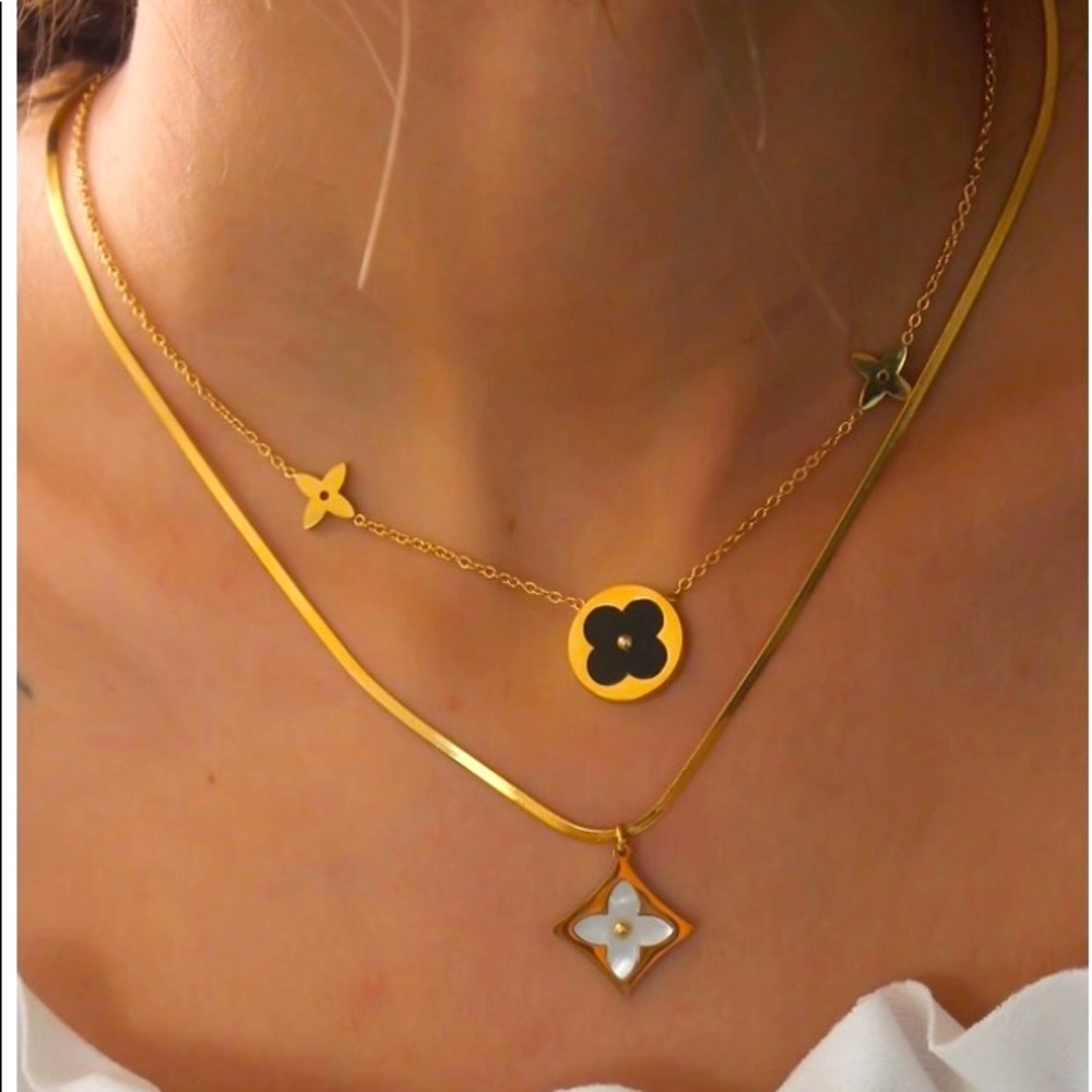 Necklace - Picture 2 of 7